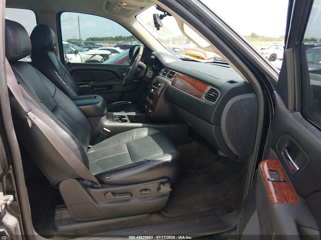 1GNSCAE07BR330951 2011 CHEVROLET TAHOE photo no. 5