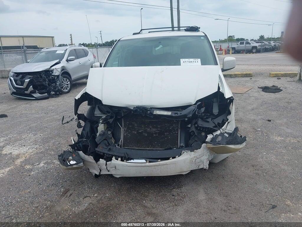 2A4RR5DG1BR638357 2011 CHRYSLER TOWN & COUNTRY photo no. 12