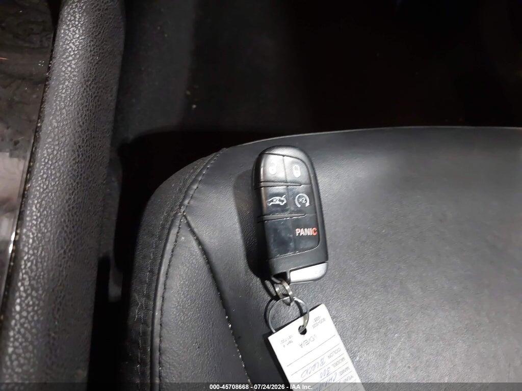 2C3CA5CG1BH598747 2011 CHRYSLER 300 photo no. 11
