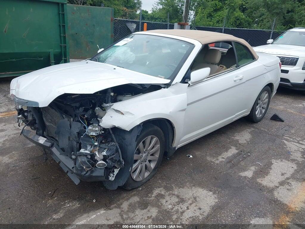 1C3BC2EB0BN549777 2011 CHRYSLER 200 photo no. 2