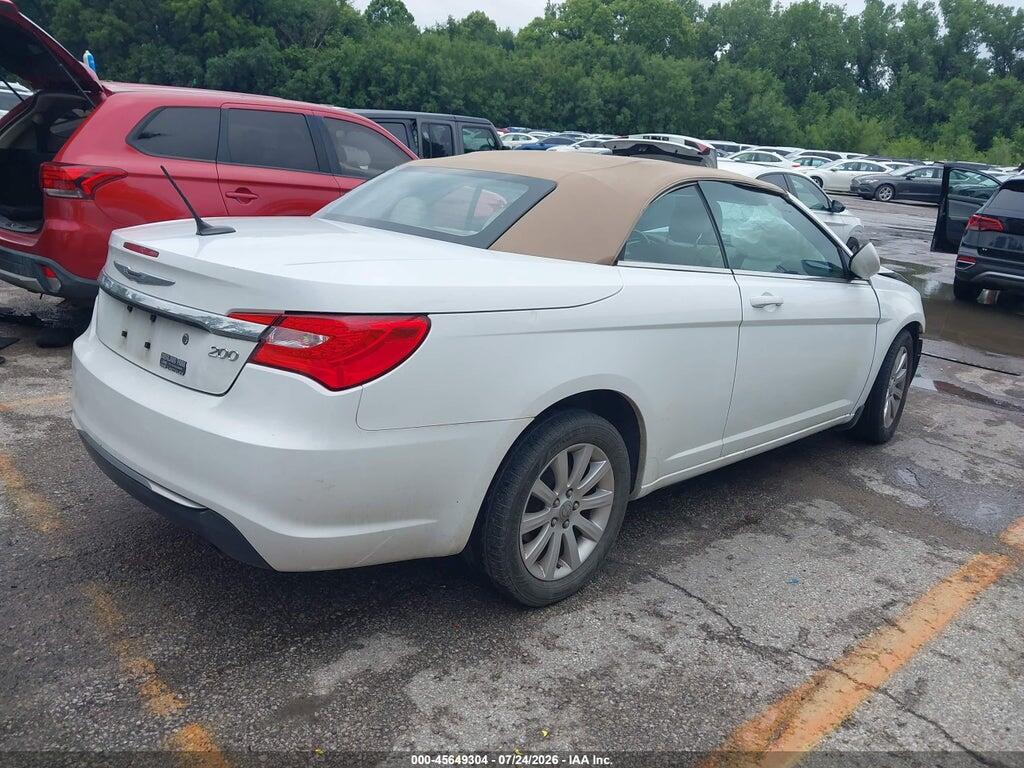 1C3BC2EB0BN549777 2011 CHRYSLER 200 photo no. 4