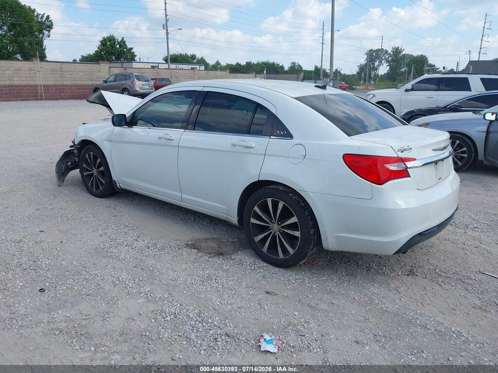 1C3BC8FGXBN567586 2011 CHRYSLER 200 photo no. 3