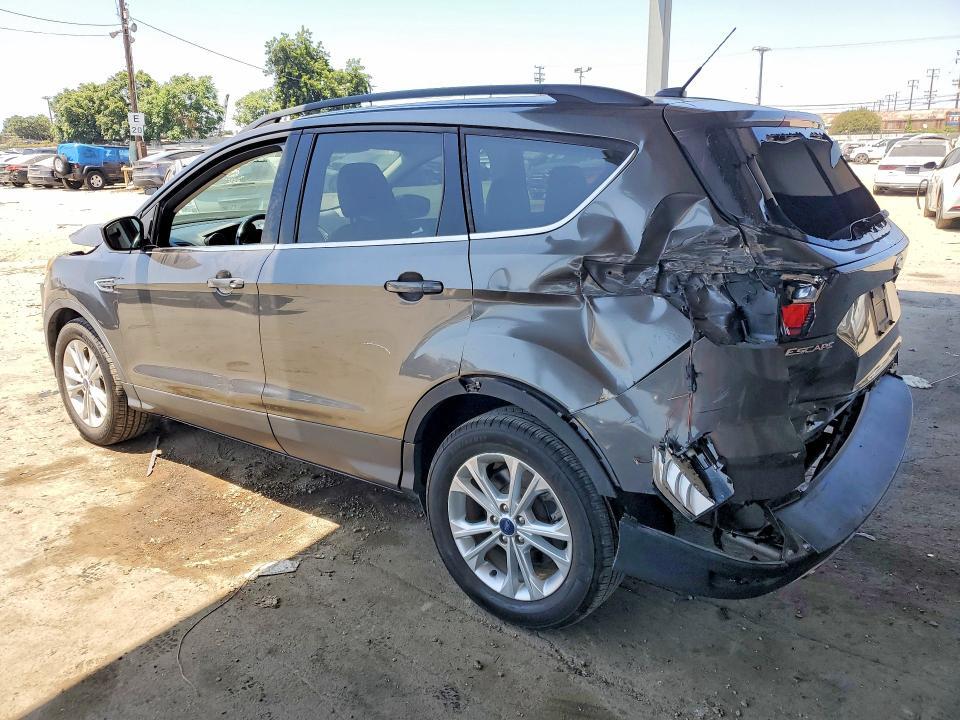 1FMCU0GD5HUC88043 2017 FORD ESCAPE photo no. 2