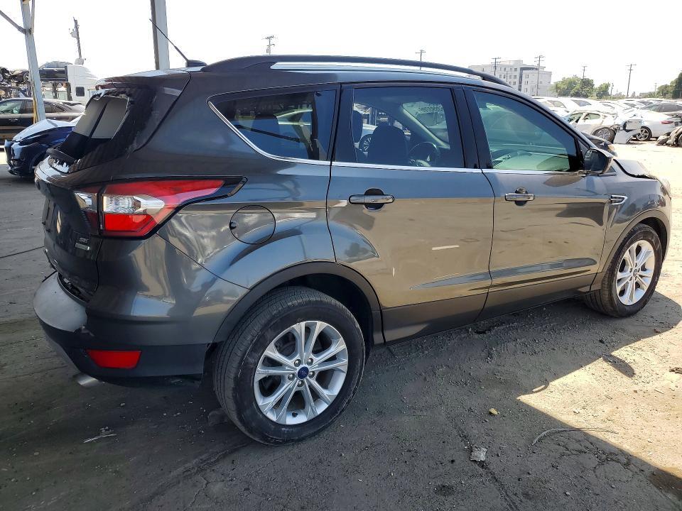 1FMCU0GD5HUC88043 2017 FORD ESCAPE photo no. 3