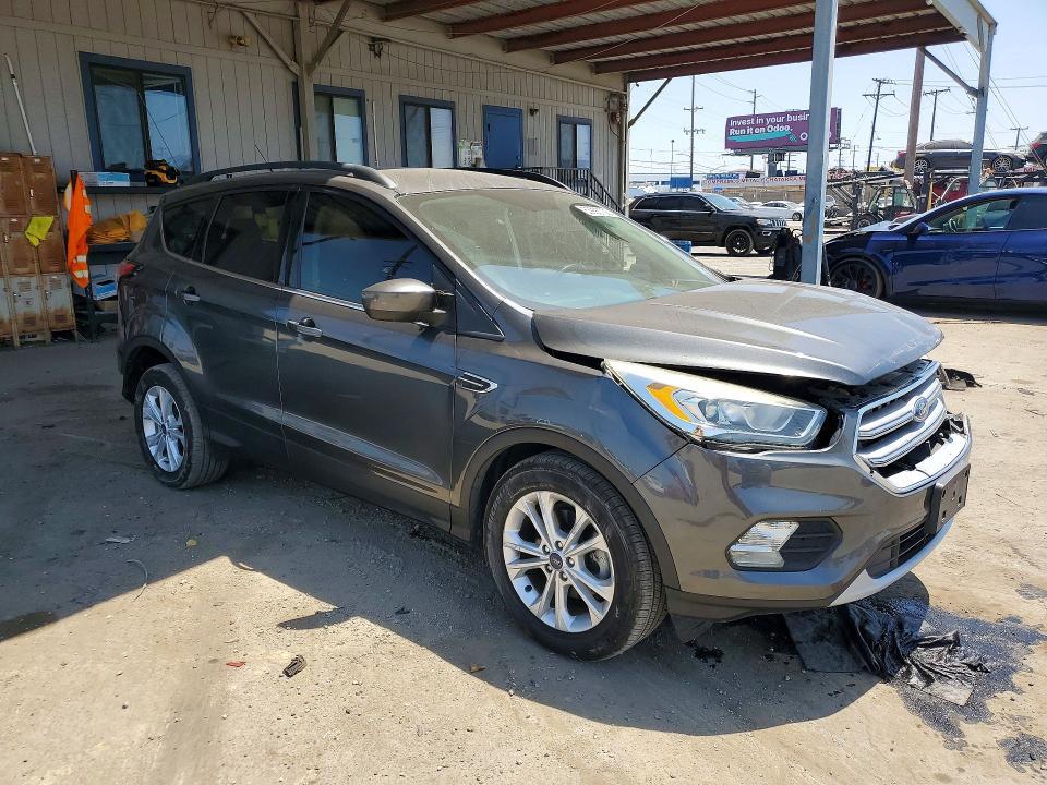 1FMCU0GD5HUC88043 2017 FORD ESCAPE photo no. 4