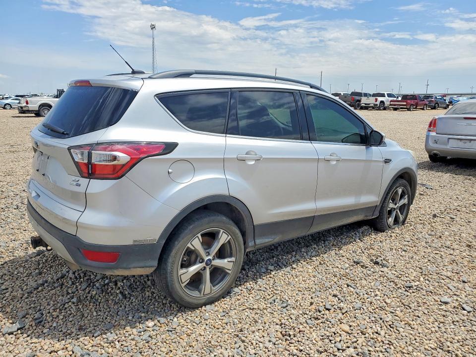 2017 FORD ESCAPE SE — Фото 3 из 13