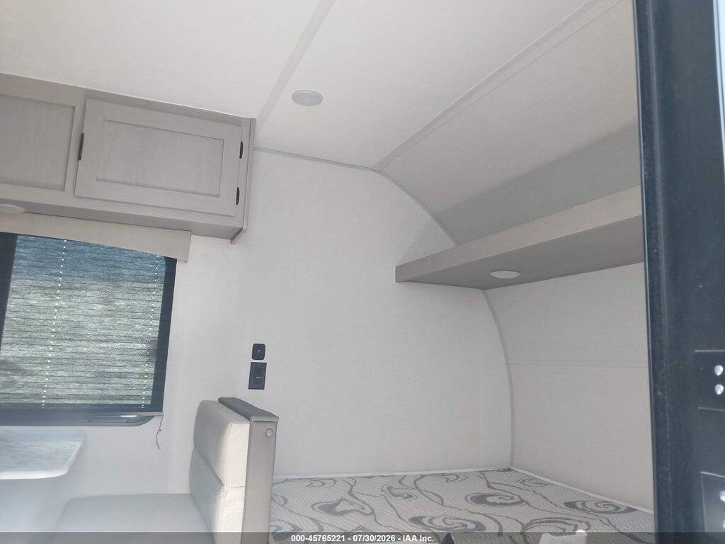 5ZT2CWFC3TJ137810 2026 COACHMEN CLIPPER photo no. 5