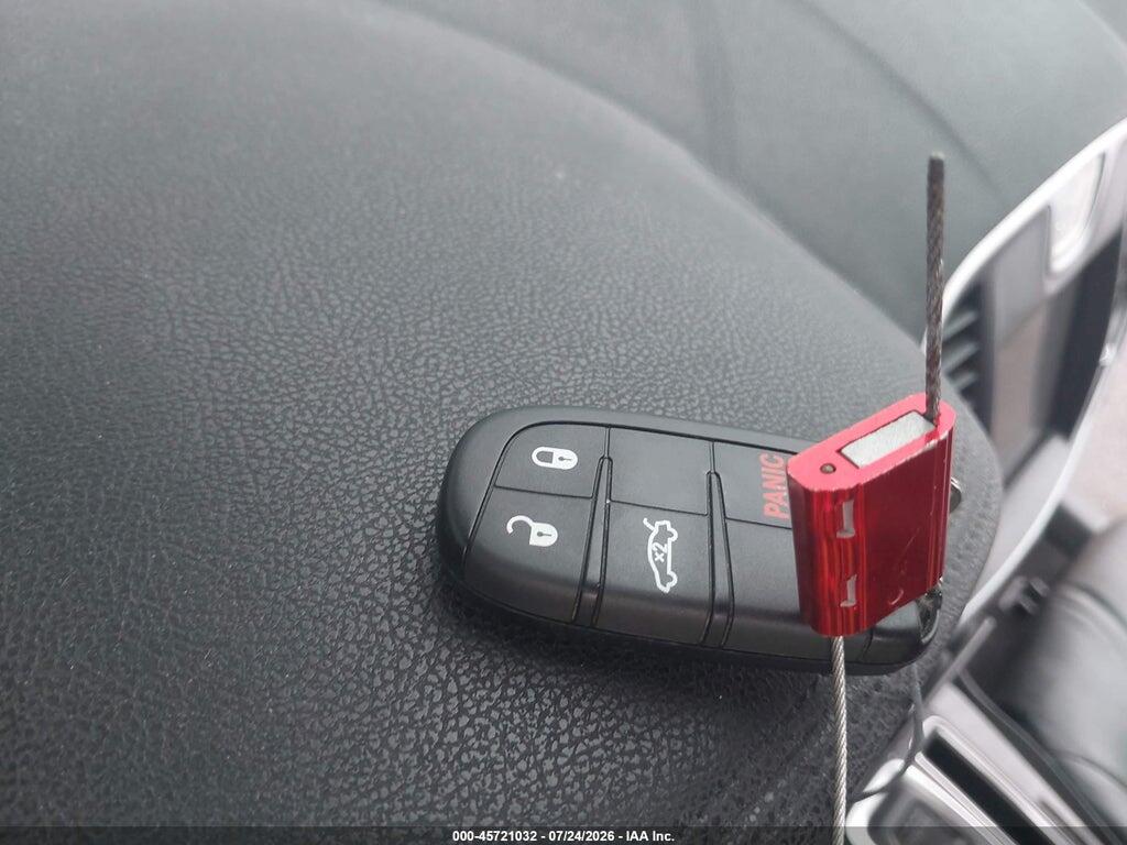 2C3CCAAG5JH320583 2018 CHRYSLER 300 photo no. 11