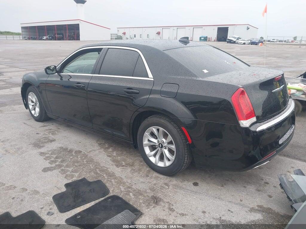 2C3CCAAG5JH320583 2018 CHRYSLER 300 photo no. 3
