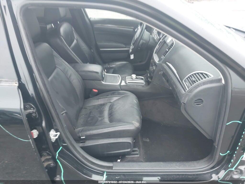 2C3CCAAG5JH320583 2018 CHRYSLER 300 photo no. 5