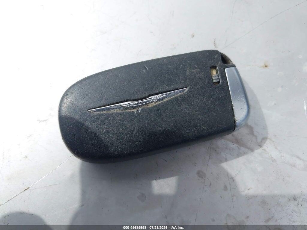 2C3CCABG1JH214291 2018 CHRYSLER 300 photo no. 11