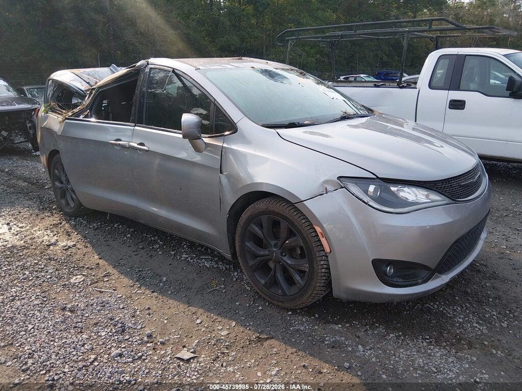 2C4RC1FG2JR358281 2018 CHRYSLER PACIFICA photo no. 1