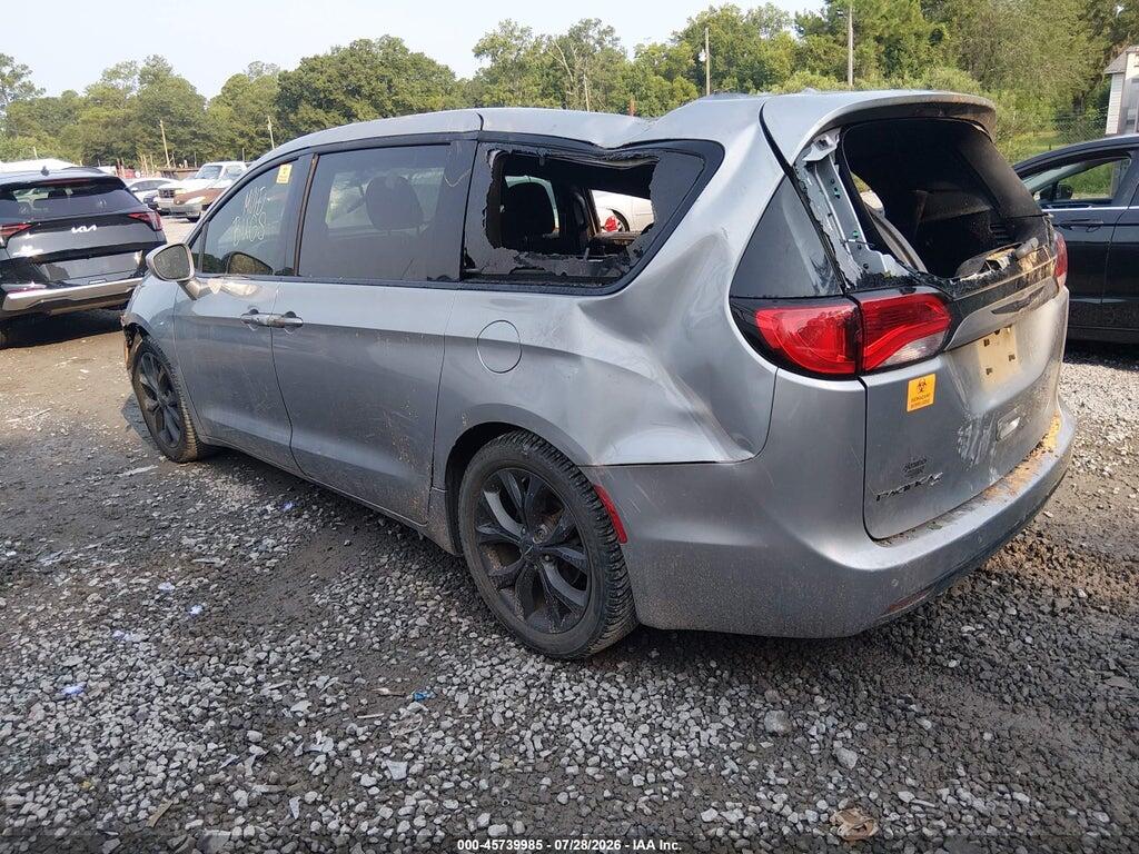 2C4RC1FG2JR358281 2018 CHRYSLER PACIFICA photo no. 3