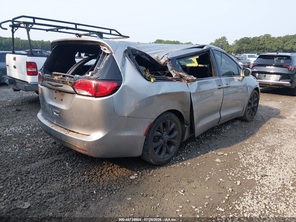 2C4RC1FG2JR358281 2018 CHRYSLER PACIFICA photo no. 4