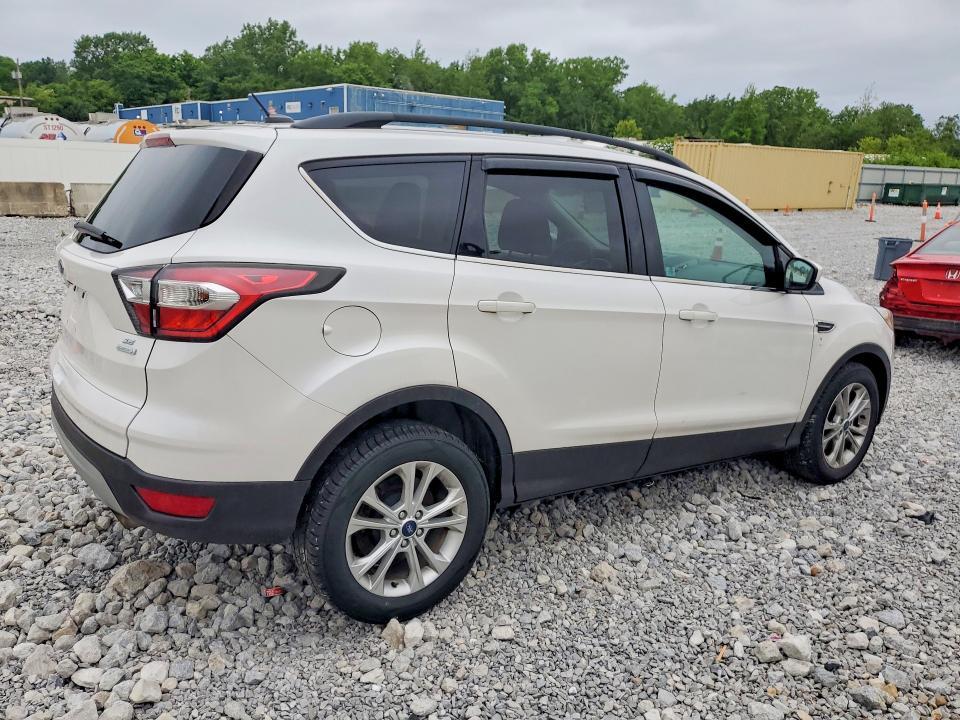 2017 FORD ESCAPE SE — Фото 3 из 13