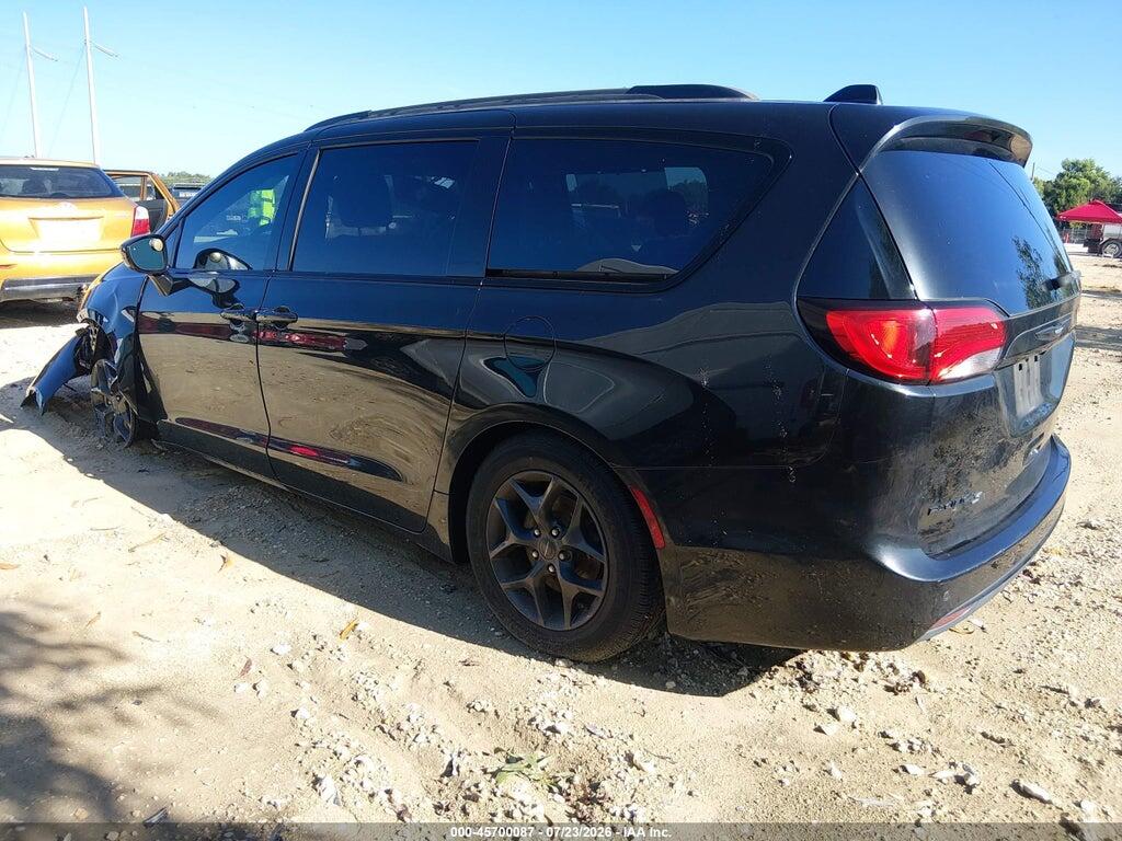 2C4RC1BG0JR237447 2018 CHRYSLER PACIFICA photo no. 3
