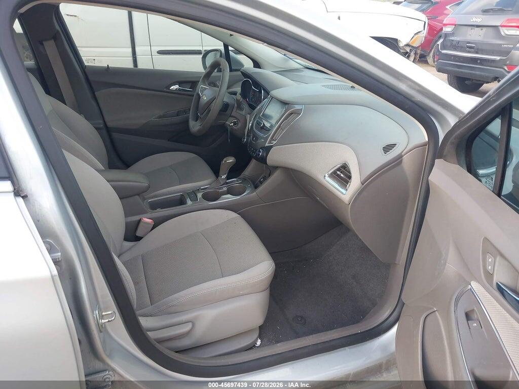 1G1BE5SM3H7170940 2017 CHEVROLET CRUZE photo no. 5