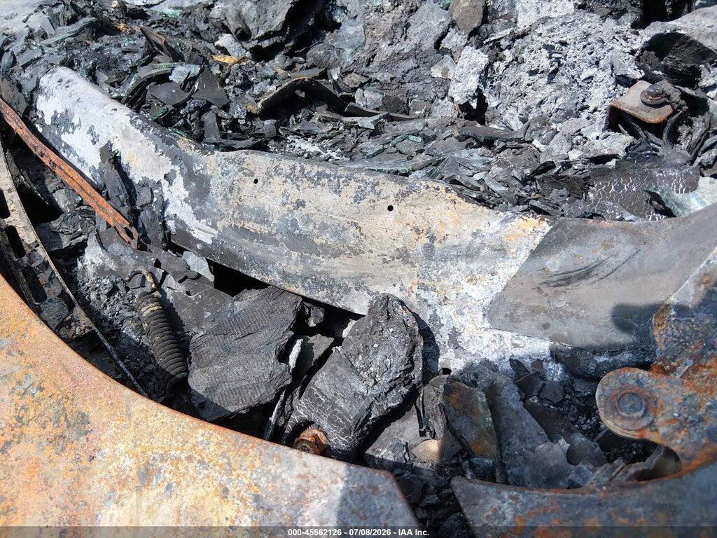 2GNFLFE38H6225381 2017 CHEVROLET EQUINOX photo no. 9