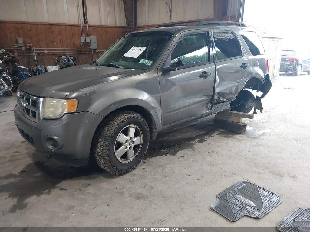 1FMCU0C72AKB18711 2010 FORD ESCAPE photo no. 2