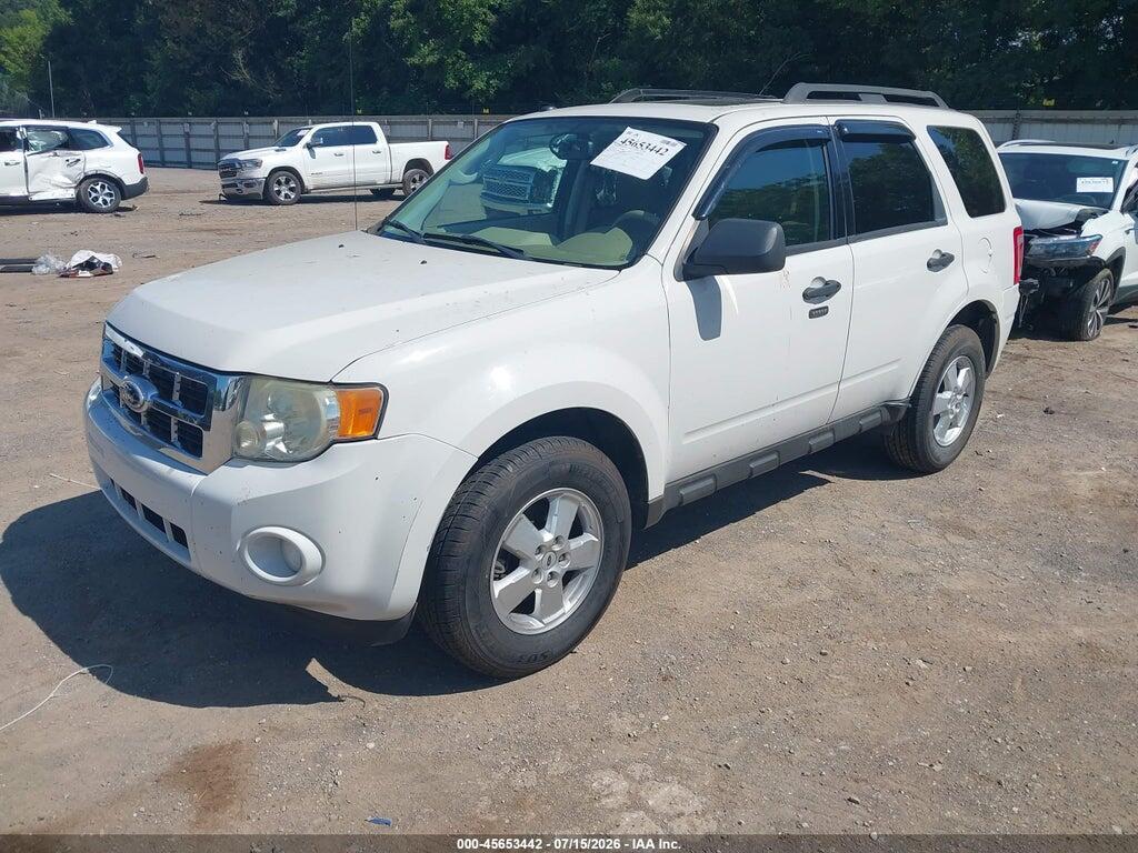 1FMCU0DG3AKB07618 2010 FORD ESCAPE photo no. 2