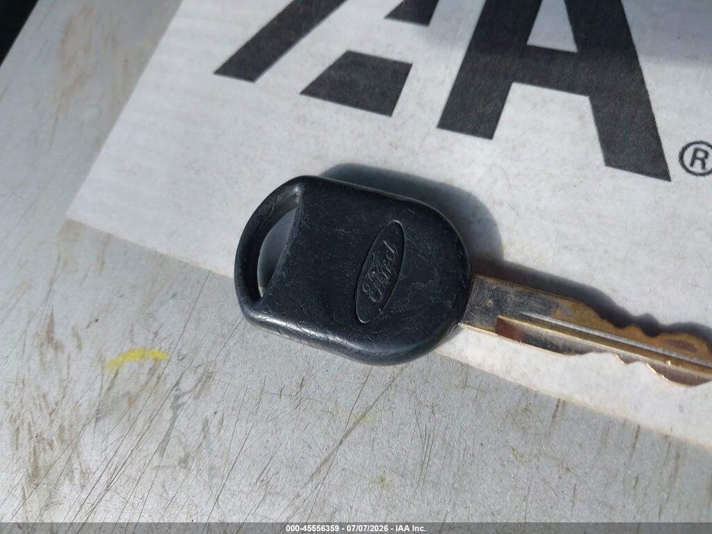 1FTMF1CW1AKC11123 2010 FORD F-150 photo no. 11