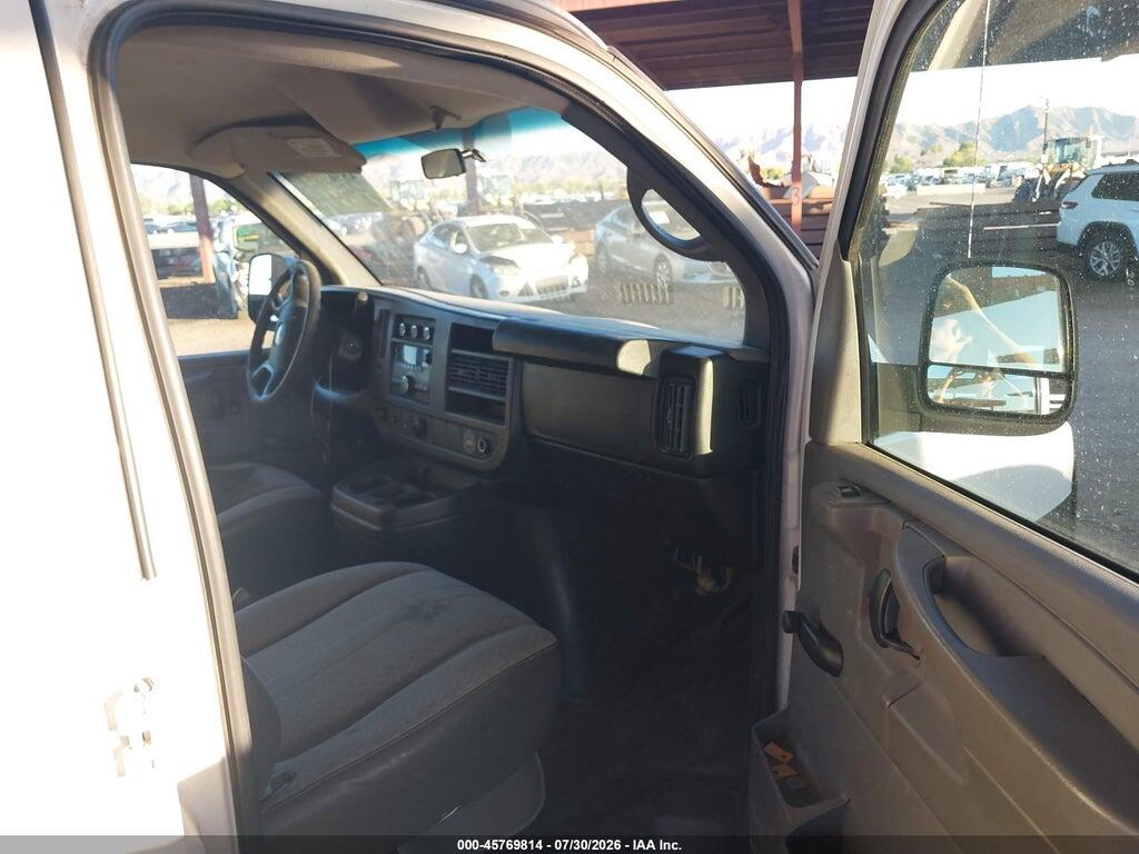 1GCWGGCA5D1153797 2013 CHEVROLET EXPRESS 2500 photo no. 5