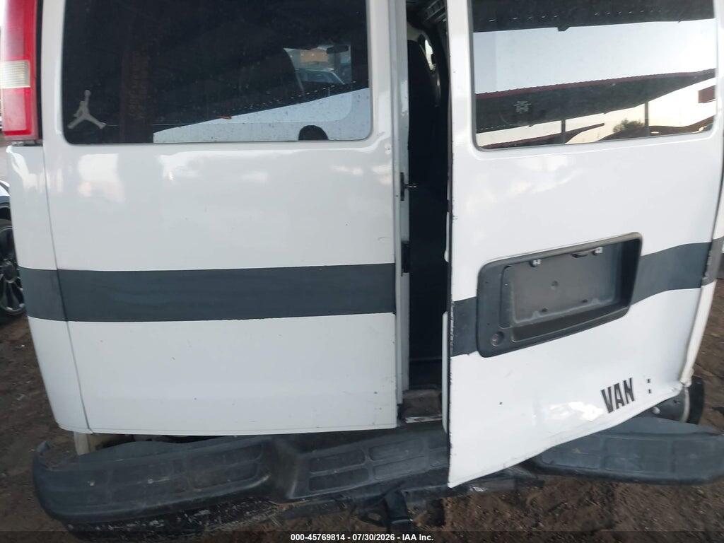 1GCWGGCA5D1153797 2013 CHEVROLET EXPRESS 2500 photo no. 6