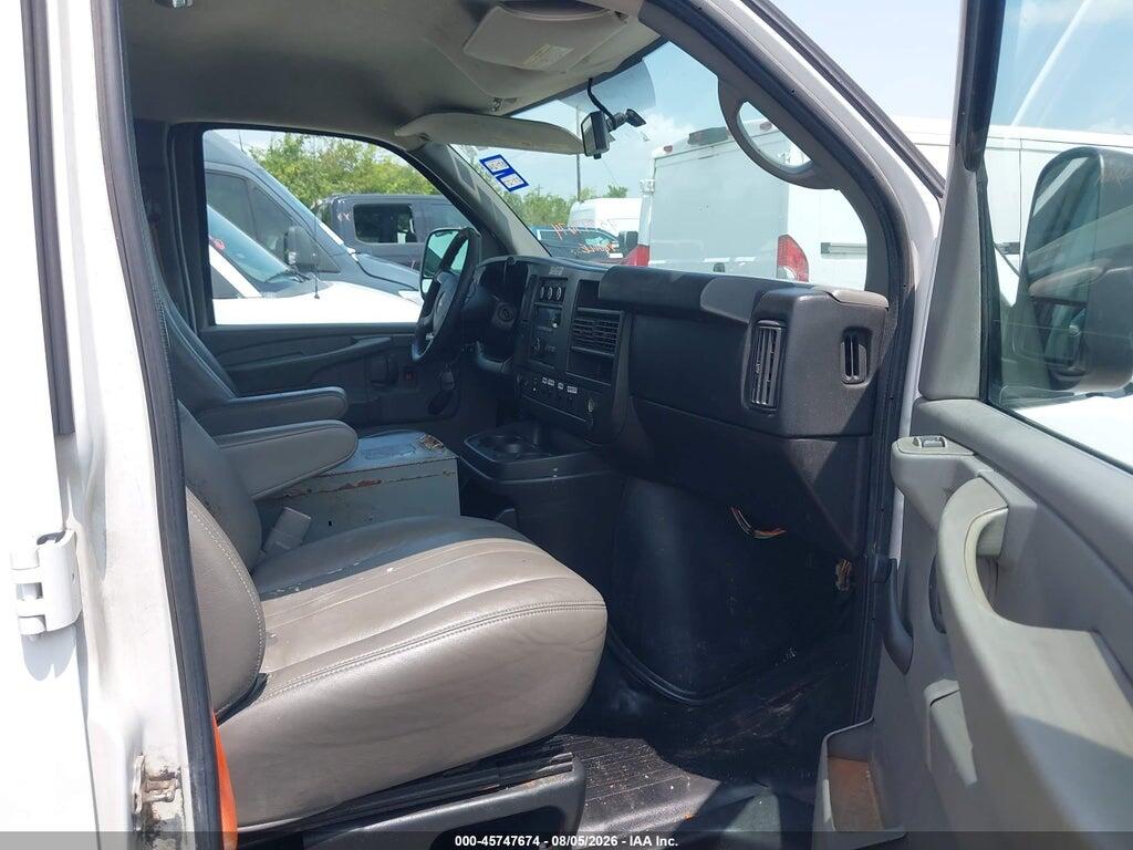 1GCWGFCB1D1902548 2013 CHEVROLET EXPRESS 2500 photo no. 5