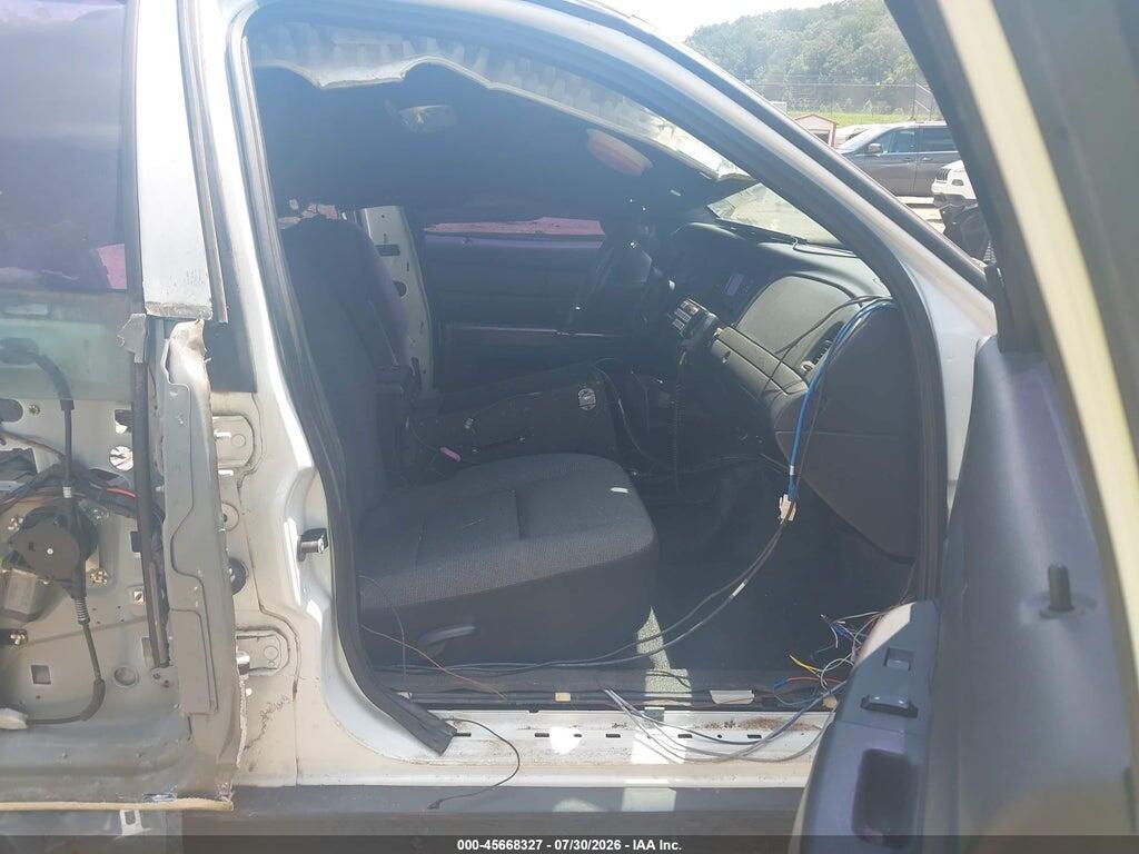 2FABP7BV1BX111138 2011 FORD CROWN VICTORIA photo no. 5
