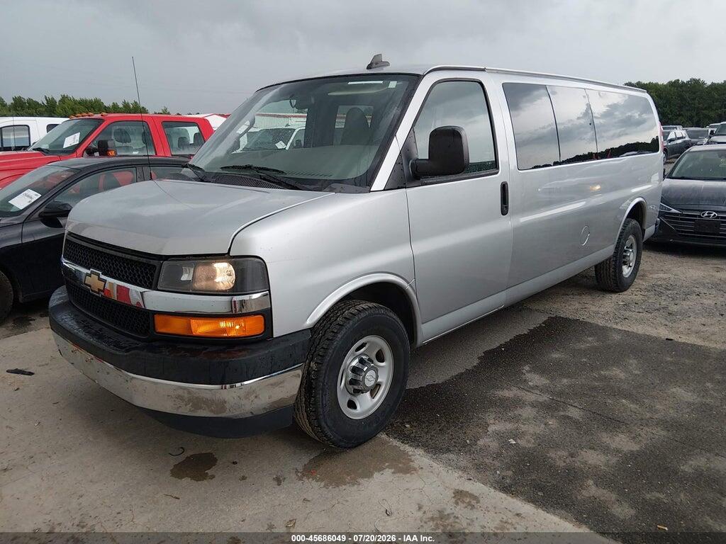1GAZGPFG7H1301041 2017 CHEVROLET EXPRESS 3500 photo no. 2