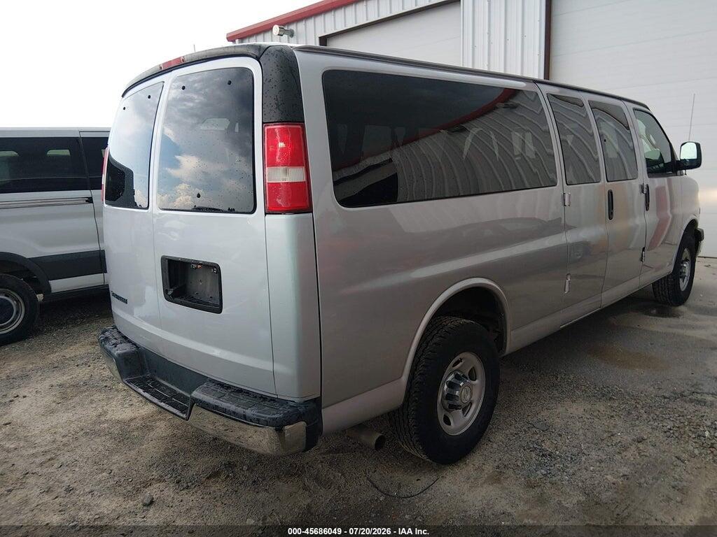 1GAZGPFG7H1301041 2017 CHEVROLET EXPRESS 3500 photo no. 4