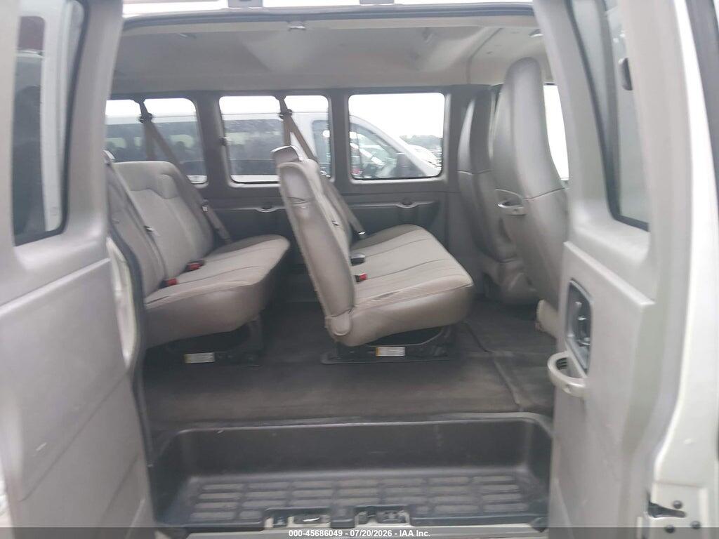 1GAZGPFG7H1301041 2017 CHEVROLET EXPRESS 3500 photo no. 8