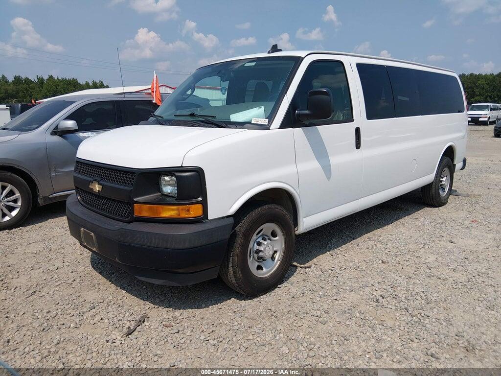 1GAZGNFGXH1294705 2017 CHEVROLET EXPRESS 3500 photo no. 2