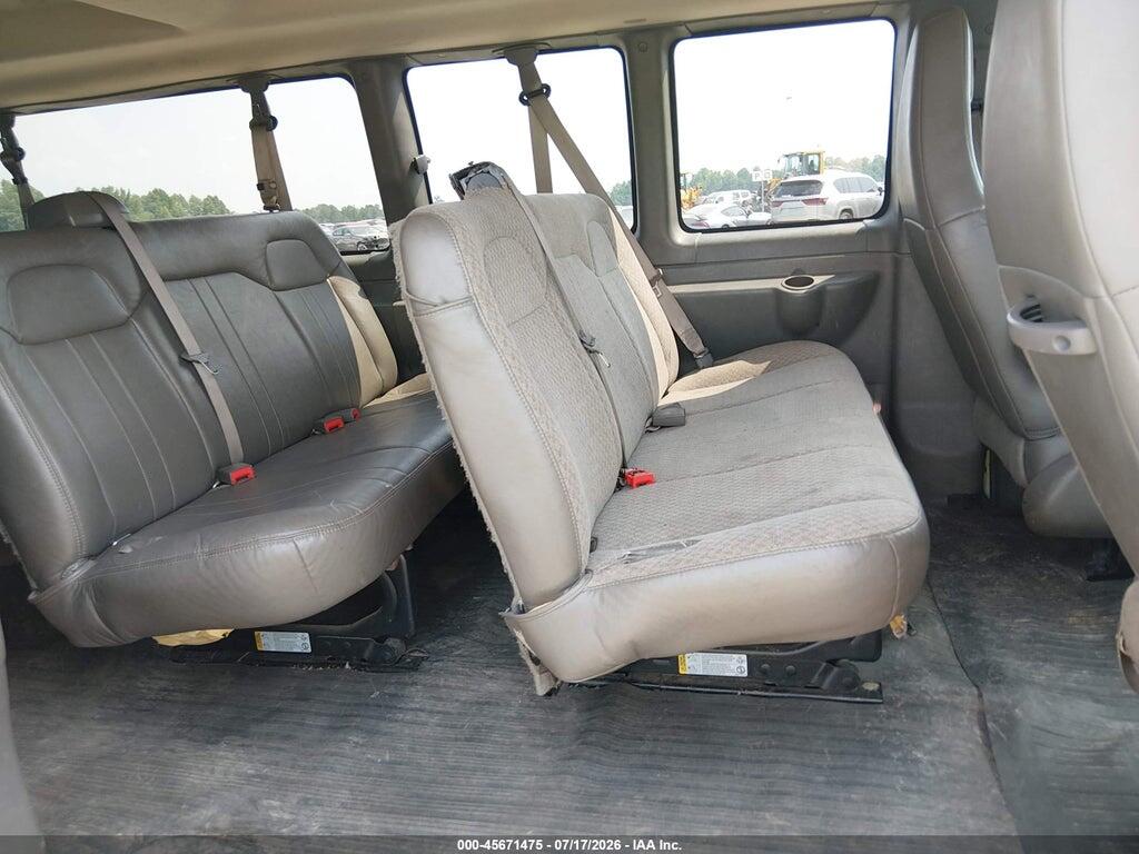 1GAZGNFGXH1294705 2017 CHEVROLET EXPRESS 3500 photo no. 8