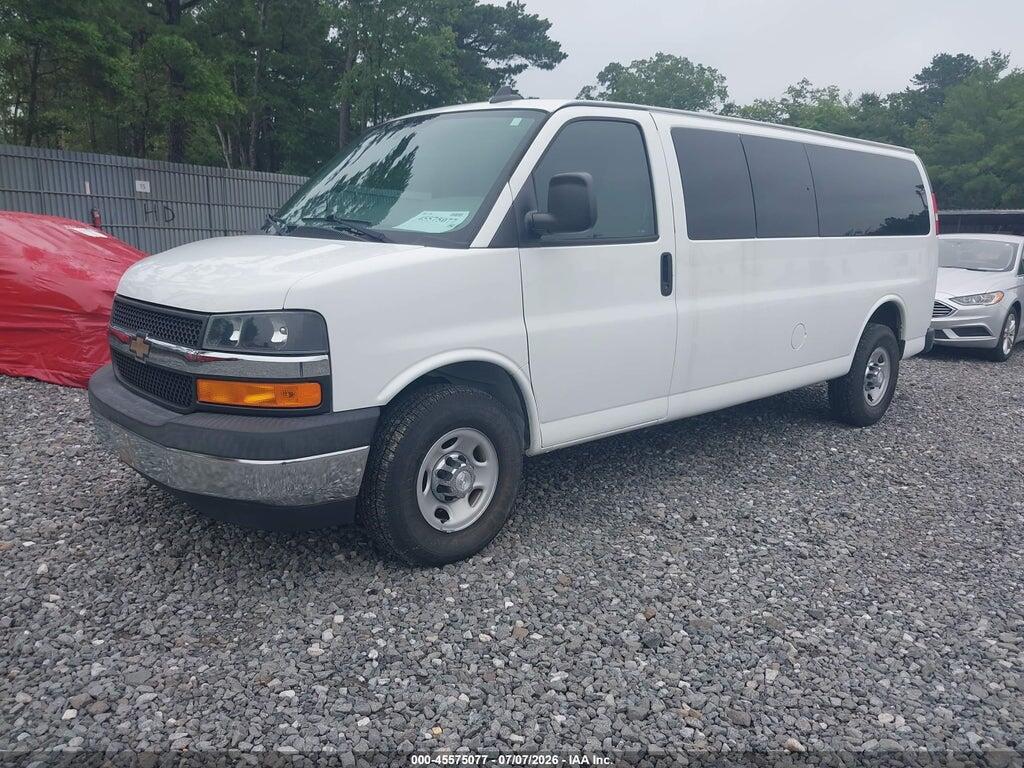 1GAZGPFF2H1272622 2017 CHEVROLET EXPRESS 3500 photo no. 2