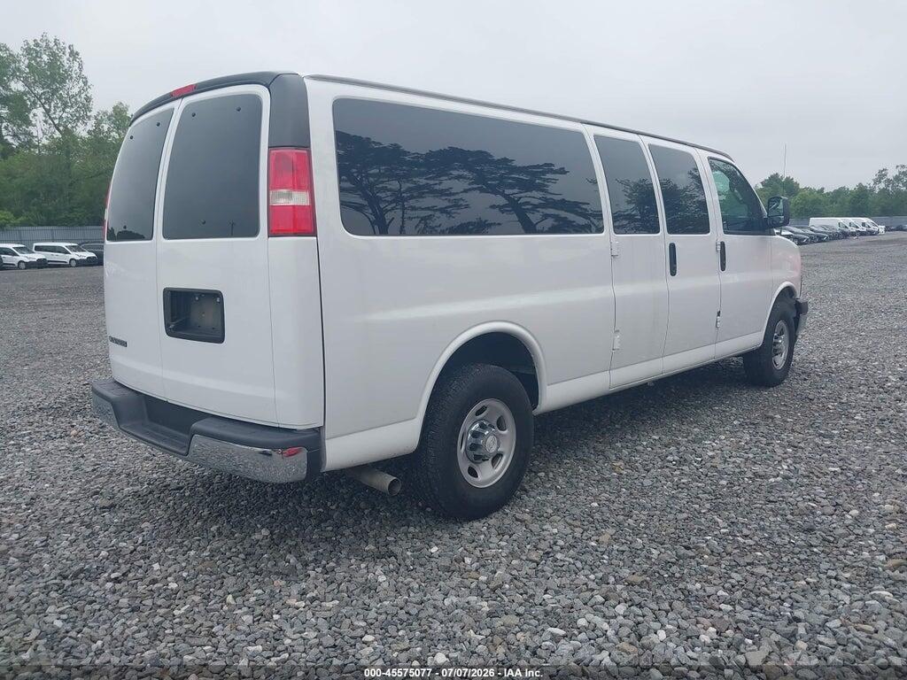 1GAZGPFF2H1272622 2017 CHEVROLET EXPRESS 3500 photo no. 4