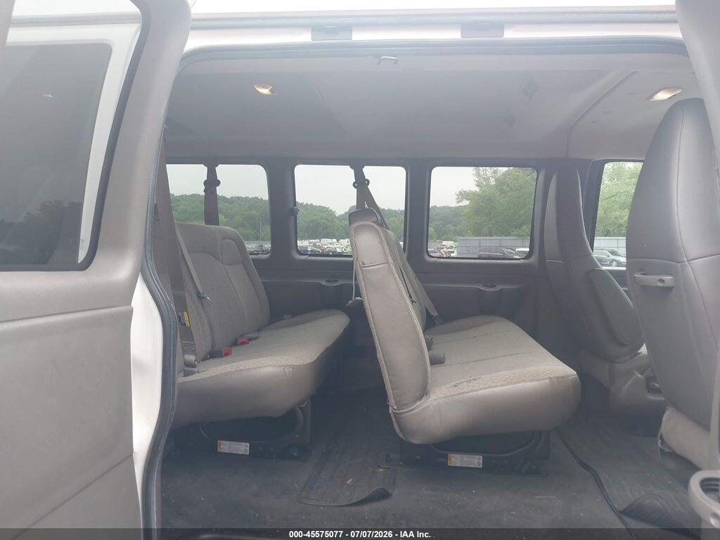 1GAZGPFF2H1272622 2017 CHEVROLET EXPRESS 3500 photo no. 8