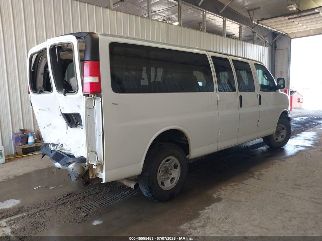 1GAZGPFG9H1275932 2017 CHEVROLET EXPRESS 3500 photo no. 4