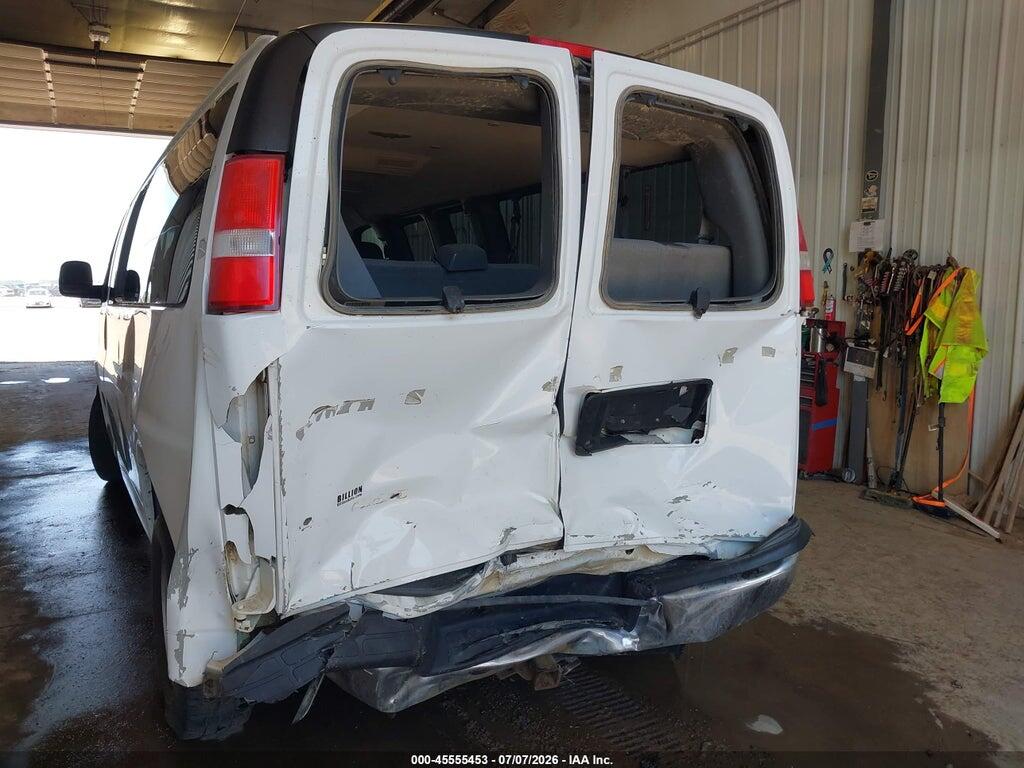 1GAZGPFG9H1275932 2017 CHEVROLET EXPRESS 3500 photo no. 6