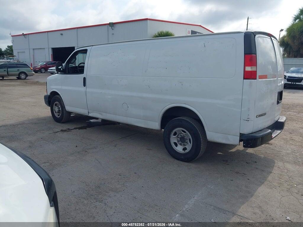 1GCWGBFF0H1217650 2017 CHEVROLET EXPRESS 2500 photo no. 3
