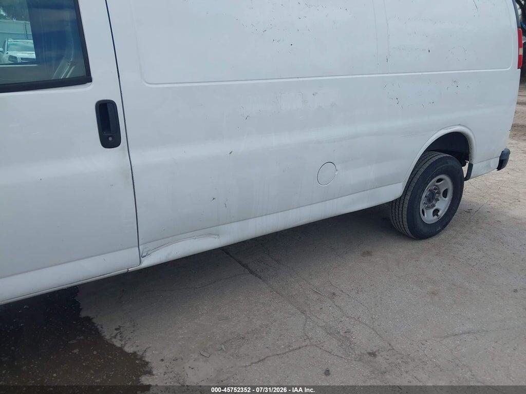 1GCWGBFF0H1217650 2017 CHEVROLET EXPRESS 2500 photo no. 6