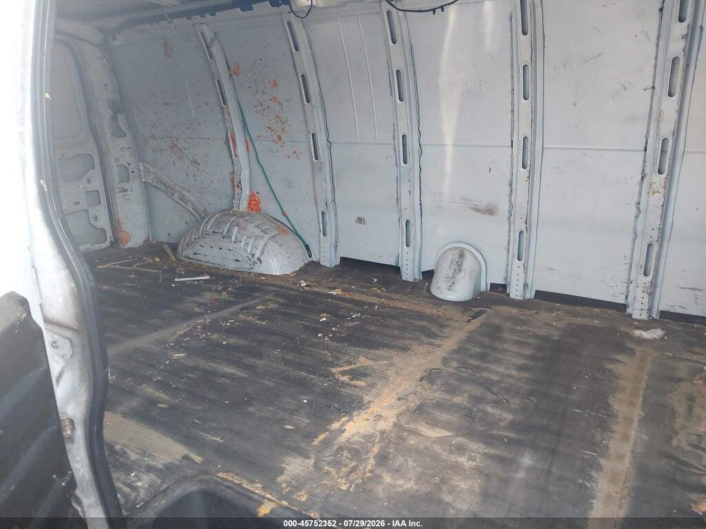 1GCWGBFF0H1217650 2017 CHEVROLET EXPRESS 2500 photo no. 8