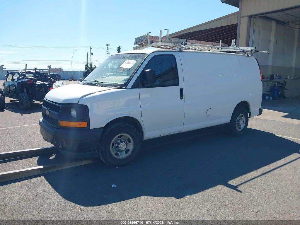 1GCWGAFF4H1100213 2017 CHEVROLET EXPRESS 2500 photo no. 2
