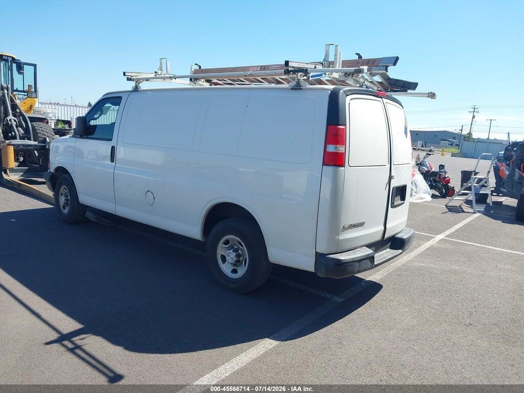 1GCWGAFF4H1100213 2017 CHEVROLET EXPRESS 2500 photo no. 3