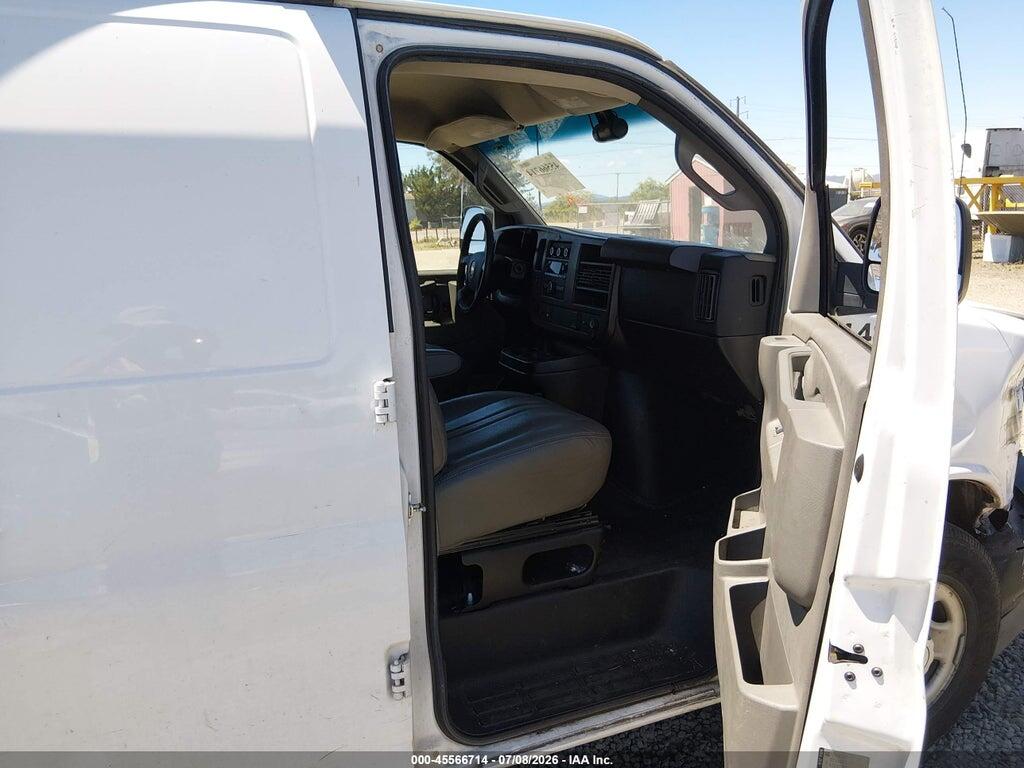 1GCWGAFF4H1100213 2017 CHEVROLET EXPRESS 2500 photo no. 5