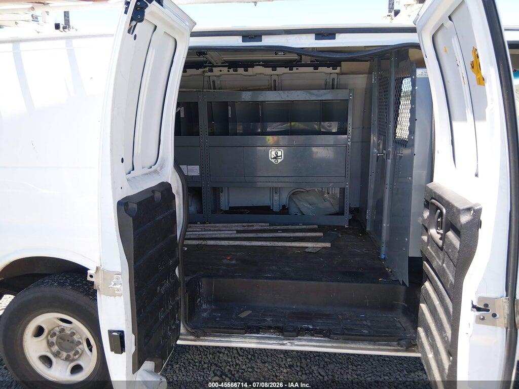 1GCWGAFF4H1100213 2017 CHEVROLET EXPRESS 2500 photo no. 8
