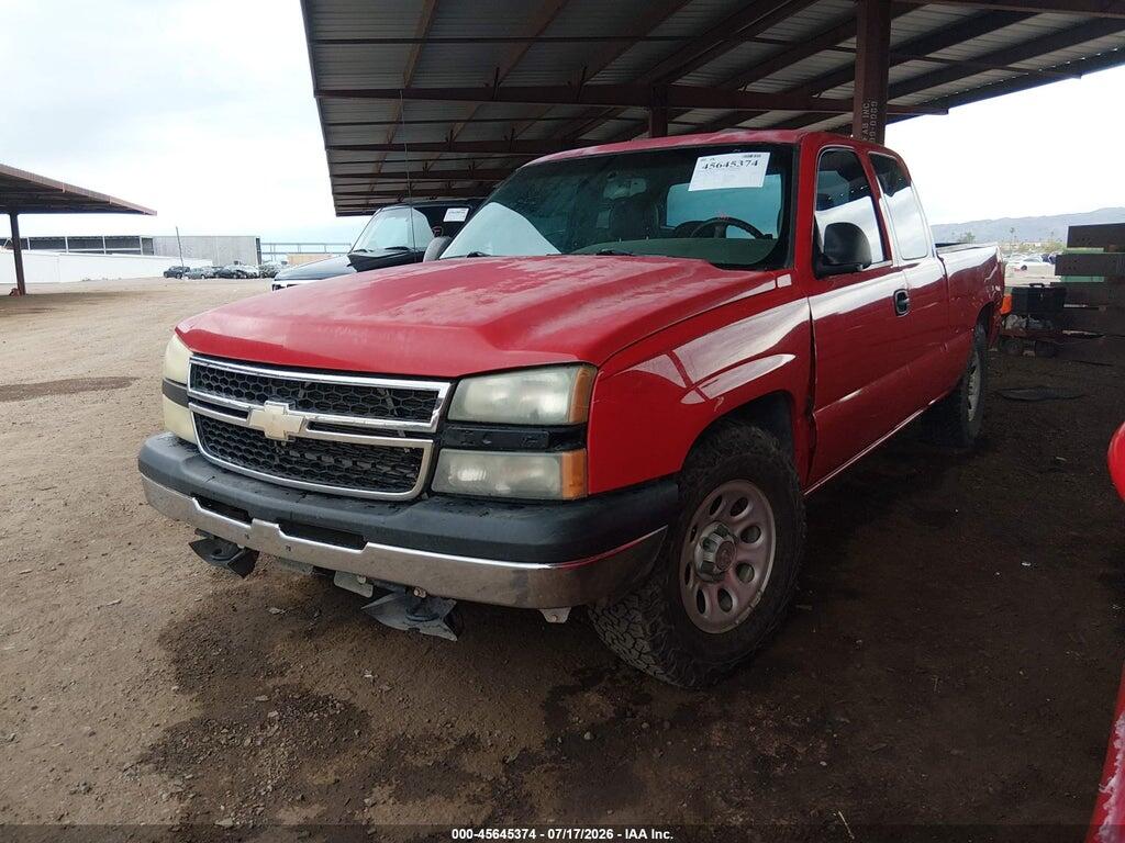 1GCEC19X17Z121886 2007 CHEVROLET SILVERADO 1500 CLASSIC photo no. 2