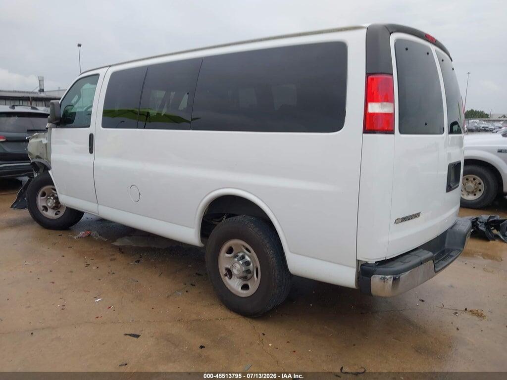 1GAWGFFG9K1193509 2019 CHEVROLET EXPRESS 2500 photo no. 3