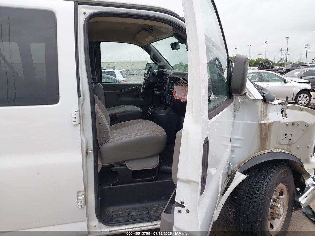 1GAWGFFG9K1193509 2019 CHEVROLET EXPRESS 2500 photo no. 5
