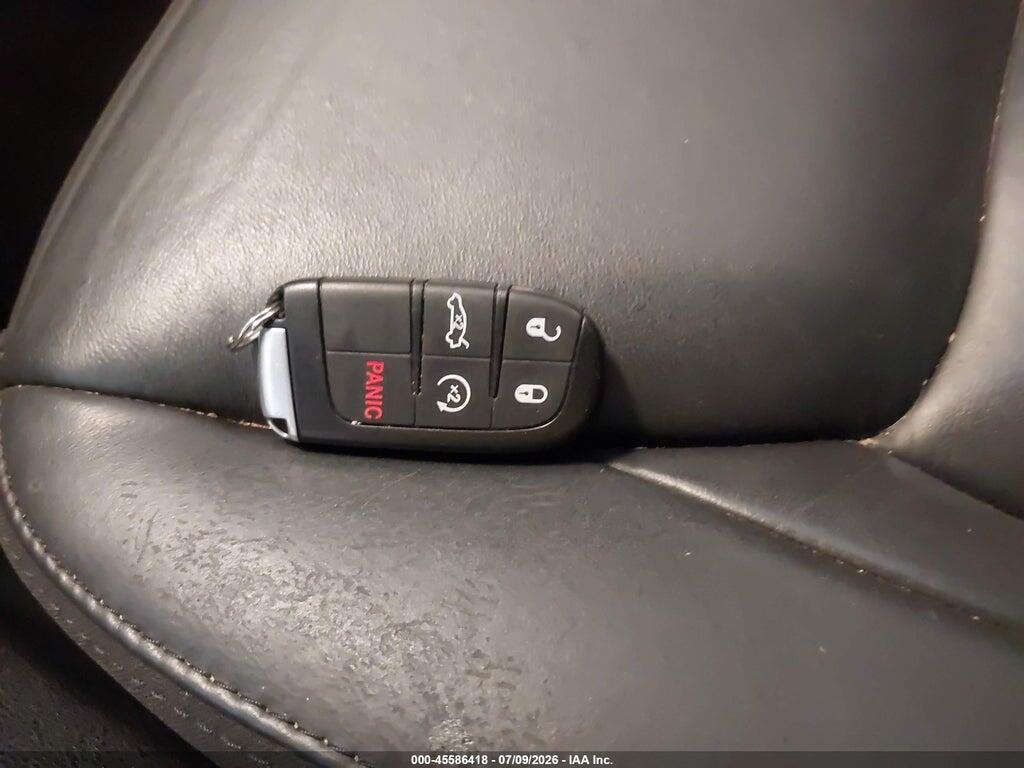 2C3CCAAG2GH220112 2016 CHRYSLER 300 photo no. 11